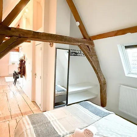 Cosy Authentiek Penthouse Apartment *